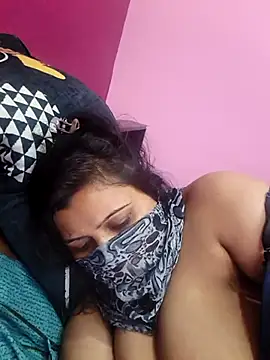 Snapshot of RESHMA_21 chatting on 10/23/25, 04:39 RESHMA 21 online show from 10/23/25, 04:39