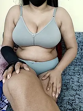 Snapshot of OnlyPragya chatting on 03/19/25, 11:03 OnlyPragya online show from 03/19/25, 11:03