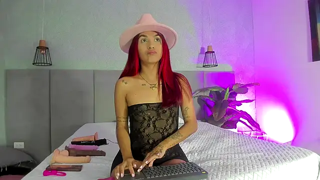 Snapshot of LiaVelez chatting on 01/10/25, 12:58 LiaVelez online show from 01/10/25, 12:58