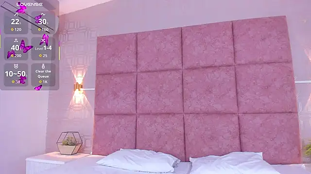 Snapshot of LiaVelez chatting on 02/17/26, 01:51 LiaVelez online show from 02/17/26, 01:51