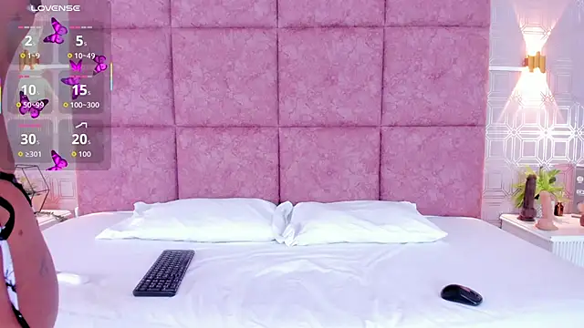 LiaVelez online show from 04/07/26, 01:44