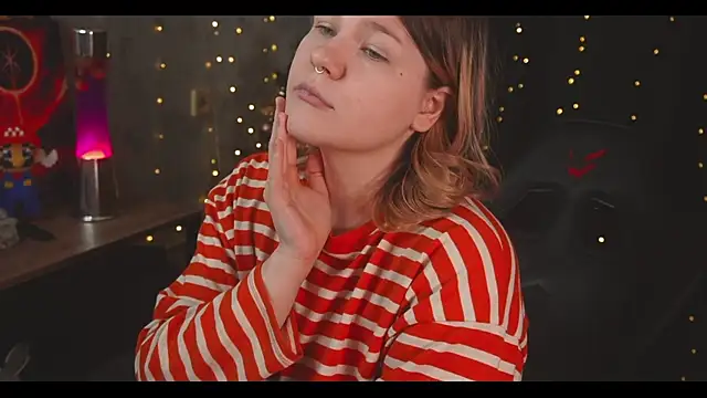 cuteamberlyyy online show from 12/24/24, 08:00