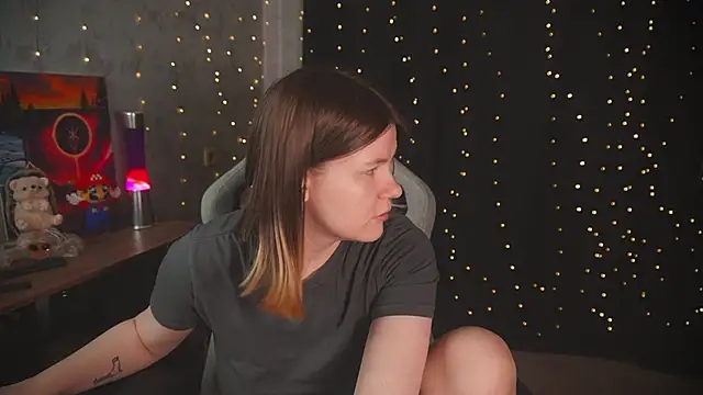 cuteamberlyyy online show from 10/19/25, 03:29