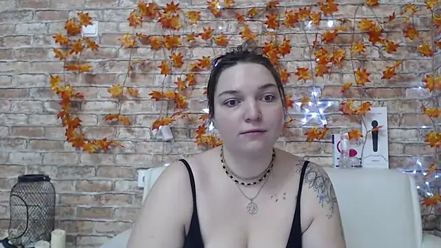 Snapshot of Amelia_Kiss_ chatting on 11/11/25, 12:43 Amelia Kiss online show from 11/11/25, 12:43