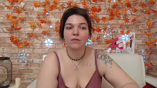 Amelia Kiss  online show from 11/26/25, 12:55
