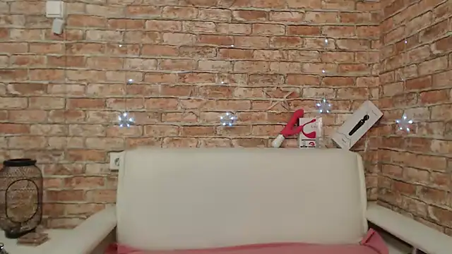 Snapshot of Amelia_Kiss_ chatting on 12/19/25, 12:39 Amelia Kiss online show from 12/19/25, 12:39