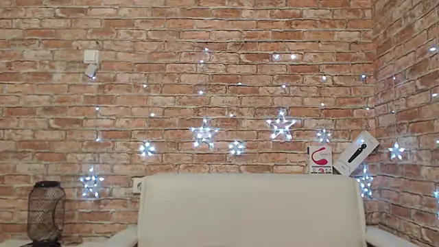 Amelia Kiss  online show from 12/23/25, 12:30