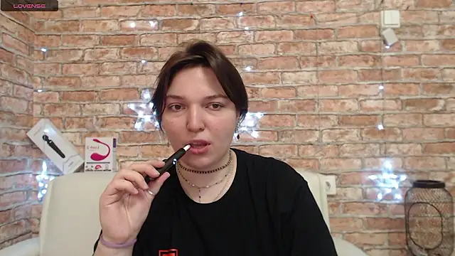 Amelia Kiss  online show from 02/02/26, 01:15