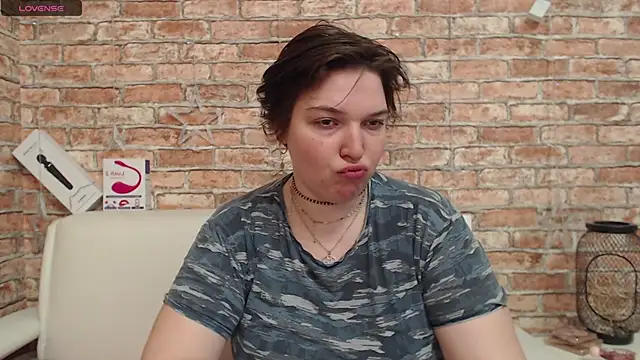 Amelia Kiss  online show from 03/05/26, 01:01