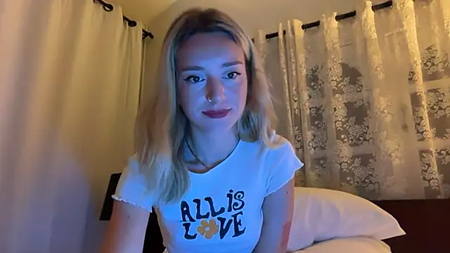 SirenaBelle online show from 12/21/25, 10:17