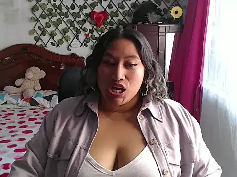 Snapshot of EmilyLove1014 chatting on 12/20/24, 08:01 EmilyLove1014 online show from 12/20/24, 08:01