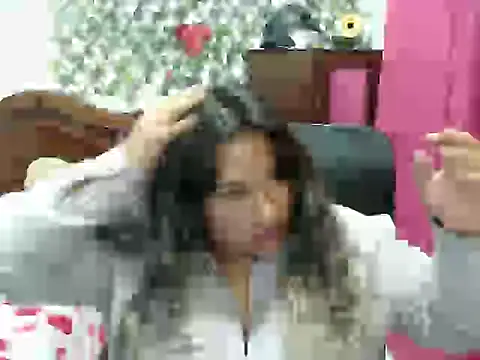 Snapshot of EmilyLove1014 chatting on 12/21/24, 01:47 EmilyLove1014 online show from 12/21/24, 01:47