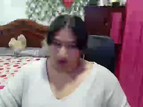 Snapshot of EmilyLove1014 chatting on 01/09/25, 12:03 EmilyLove1014 online show from 01/09/25, 12:03