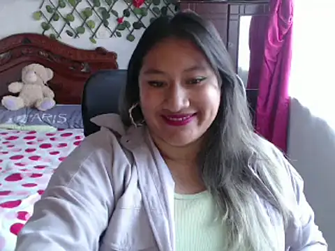 Snapshot of EmilyLove1014 chatting on 01/12/25, 09:51 EmilyLove1014 online show from 01/12/25, 09:51