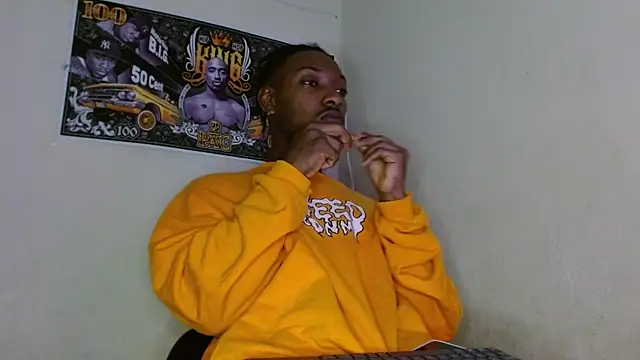 Snapshot of king__Black chatting on 09/19/25, 09:32 king Black online show from 09/19/25, 09:32