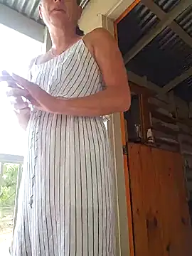 Snapshot of Pussy69Kat chatting on 02/02/25, 12:40 Pussy69Kat online show from 02/02/25, 12:40