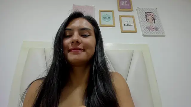 atilanadiaz7 online show from 02/17/26, 05:08