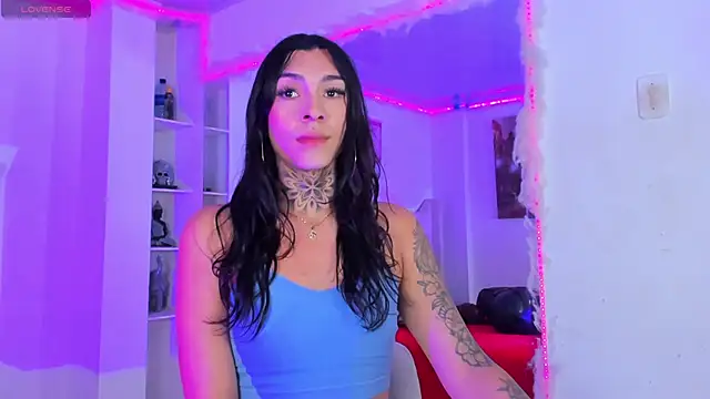 Snapshot of Camila_Coxx chatting on 10/18/25, 07:03 Camila Coxx online show from 10/18/25, 07:03