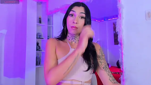 Snapshot of Camila_Coxx chatting on 10/19/25, 08:42 Camila Coxx online show from 10/19/25, 08:42