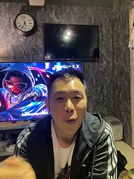 Snapshot of andy8889 chatting on 12/20/25, 10:55 andy8889 online show from 12/20/25, 10:55