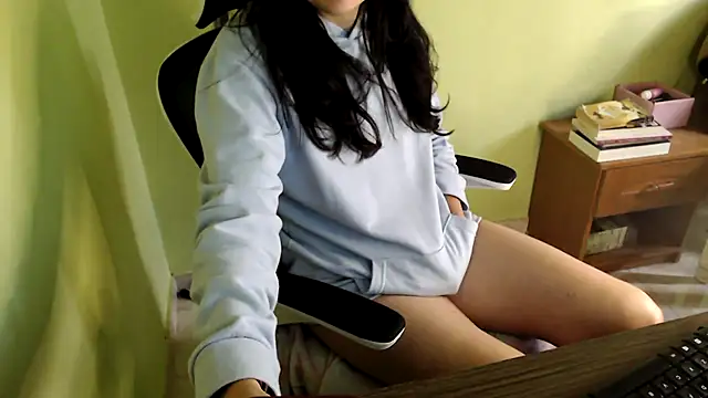 Snapshot of samantha_s69 chatting on 04/18/26, 09:04 samantha s69 online show from 04/18/26, 09:04