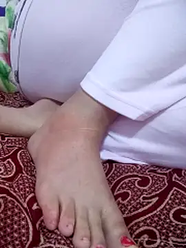 Bombamom online show from 03/28/26, 01:43