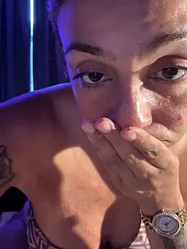 Snapshot of cabrooonaaa chatting on 12/14/25, 08:02 cabrooonaaa online show from 12/14/25, 08:02