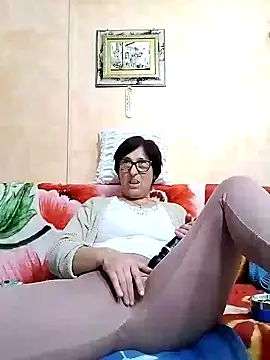 Snapshot of passione503 chatting on 01/12/25, 06:38 passione503 online show from 01/12/25, 06:38