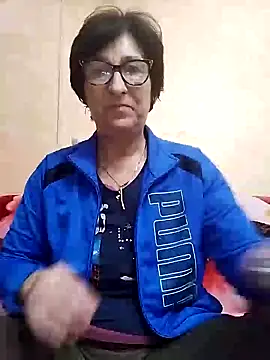 Snapshot of passione503 chatting on 01/21/25, 06:12 passione503 online show from 01/21/25, 06:12