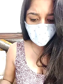 Snapshot of Gloie4u chatting on 12/16/24, 02:05 Gloie4u online show from 12/16/24, 02:05