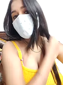 Snapshot of Gloie4u chatting on 12/17/24, 02:33 Gloie4u online show from 12/17/24, 02:33