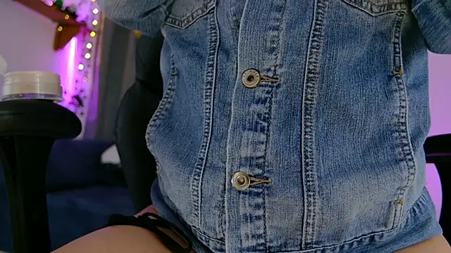 Snapshot of vayolett01_dakotta chatting on 11/29/25, 02:47 vayolett01 dakotta online show from 11/29/25, 02:47