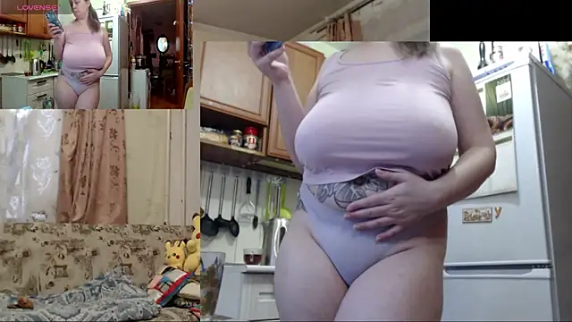 Sakura Green online show from 10/12/25, 01:43