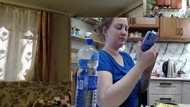 Sakura Green online show from 11/20/25, 11:54