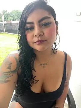 Juli Walker online show from 03/05/26, 02:35