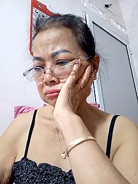 Hotestlove online show from 10/15/25, 10:21