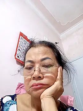 Hotestlove online show from 10/16/25, 10:38