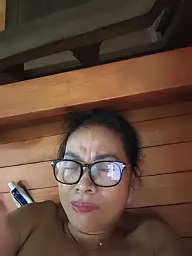 Hotestlove online show from 05/24/26, 02:33