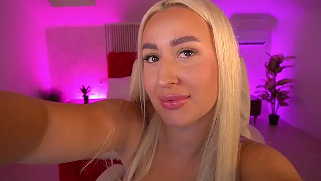Snapshot of LiaBrazzerr chatting on 06/29/26, 01:33 LiaBrazzerr online show from 06/29/26, 01:33