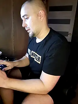 Snapshot of Foxyshaved chatting on 01/24/25, 05:10 Foxyshaved online show from 01/24/25, 05:10