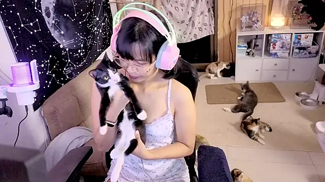 Snapshot of Kana_G chatting on 09/21/25, 02:51 Kana G online show from 09/21/25, 02:51