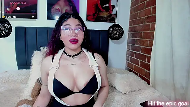 kyliejenner hot online show from 02/16/26, 04:19