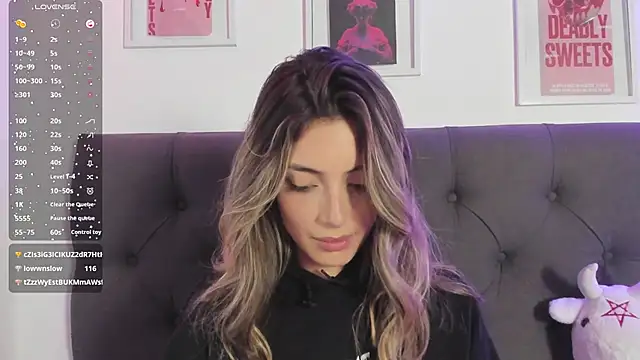 IsadoraGalle  online show from 03/25/26, 04:02