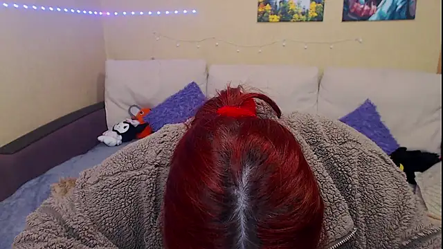 JuliaKeln online show from 02/21/25, 10:48