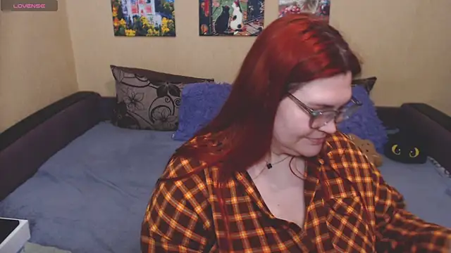 JuliaKeln online show from 04/18/26, 07:58