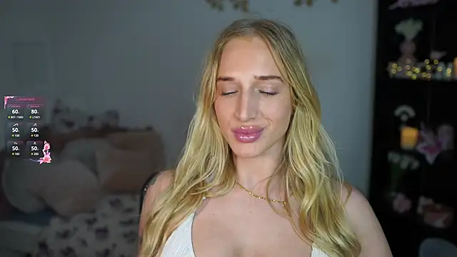 Nicolette  Shea  online show from 01/08/25, 02:03