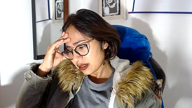 Snapshot of fantasty_nylon chatting on 01/17/25, 11:29 fantasty nylon online show from 01/17/25, 11:29