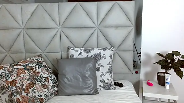 Snapshot of nina_pons chatting on 12/11/24, 02:30 nina pons online show from 12/11/24, 02:30