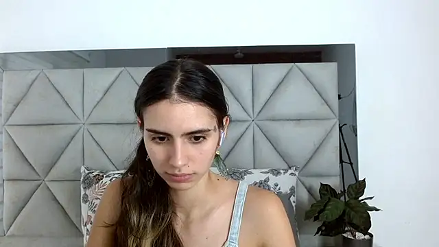 Snapshot of nina_pons chatting on 12/19/24, 09:28 nina pons online show from 12/19/24, 09:28