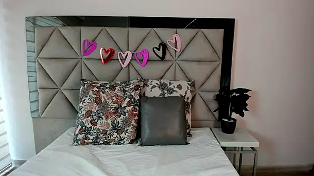 Snapshot of nina_pons chatting on 02/14/25, 09:53 nina pons online show from 02/14/25, 09:53